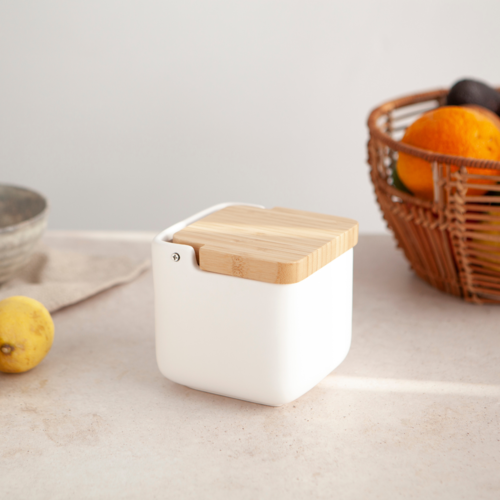 Salero de Cocina de Cerámica cuadrado con tapa de madera de Bambú Color  blanco mate